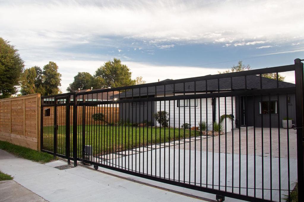 The Gated Modern Home Near Nrg And Medical Center Houston Exterior foto